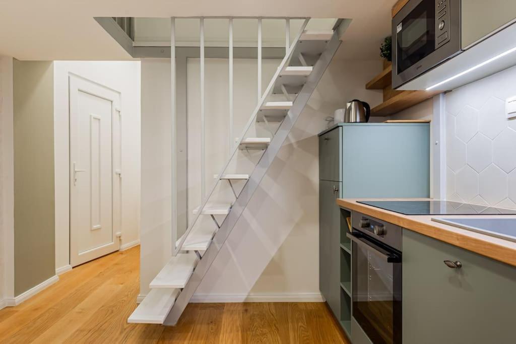 Nescaflat 3in1 Second Apartment